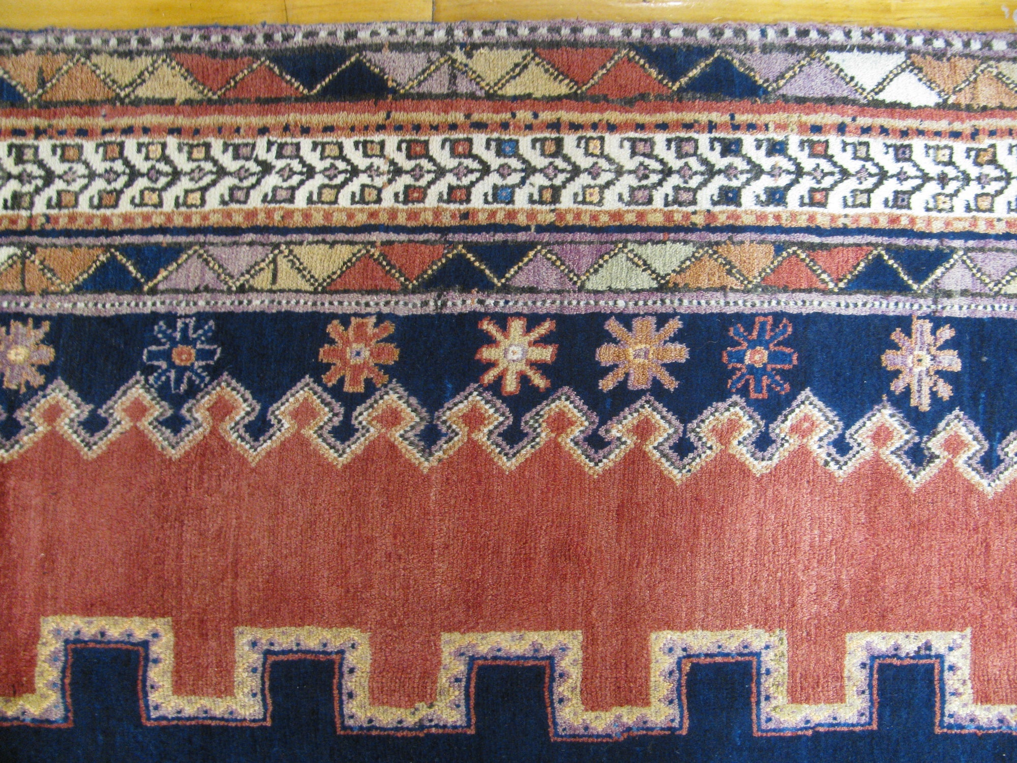 5' 5 x 7' 6 Hand Knotted Sirjan Persian Wool Rug