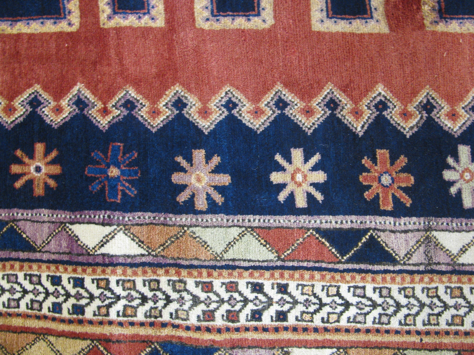 5' 5 x 7' 6 Hand Knotted Sirjan Persian Wool Rug
