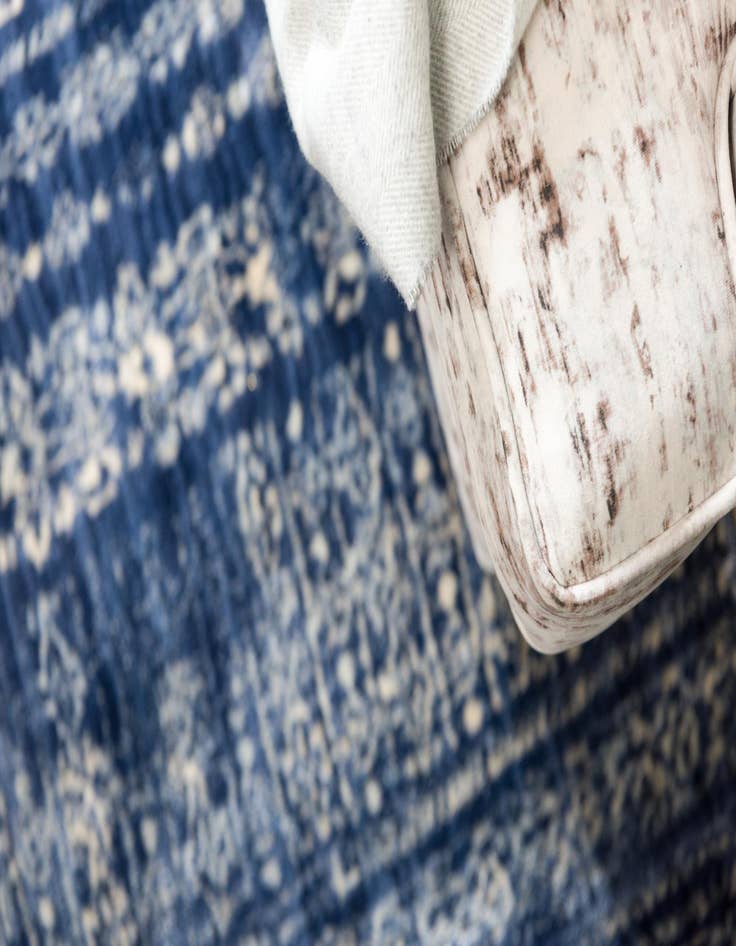 Detail image of 8' x 10' Solaris Rug