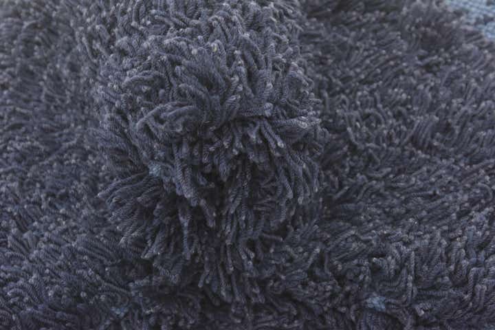 4' 8 x 6' 4 Solid Shag Rug