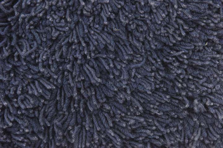 4' 8 x 6' 4 Solid Shag Rug