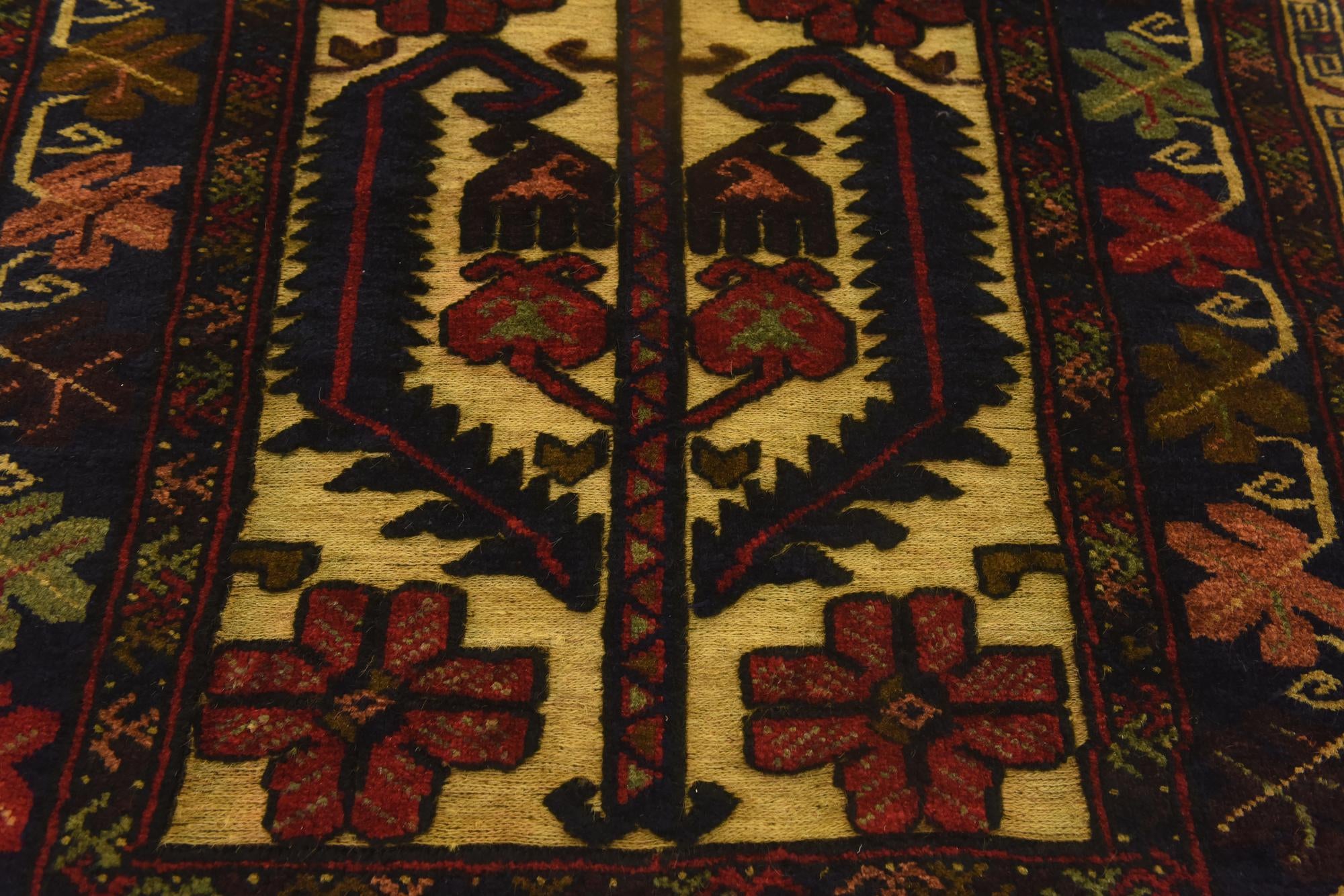 2' 9 x 4' 5 Hand Knotted Sumak Wool Rug