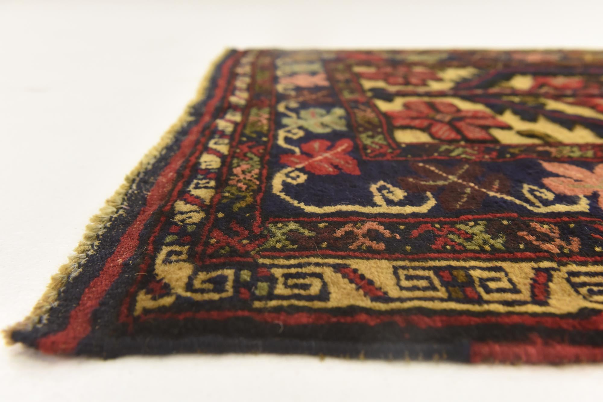 2' 9 x 4' 5 Hand Knotted Sumak Wool Rug