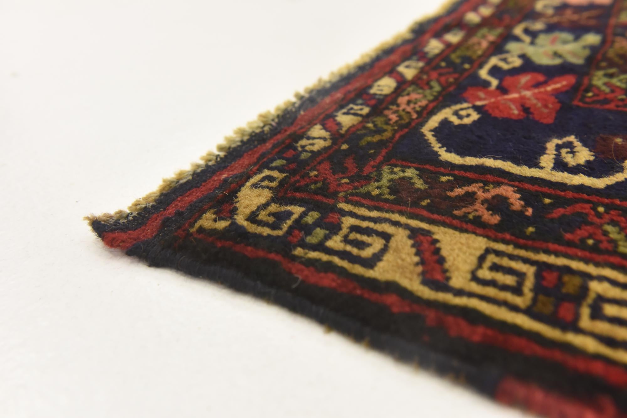 2' 9 x 4' 5 Hand Knotted Sumak Wool Rug