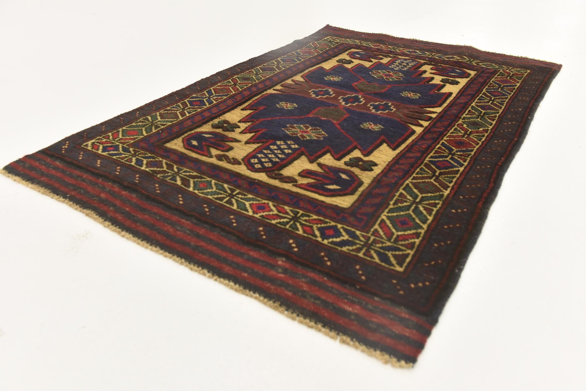 2' 10 x 4' 6 Hand Knotted Sumak Wool Rug