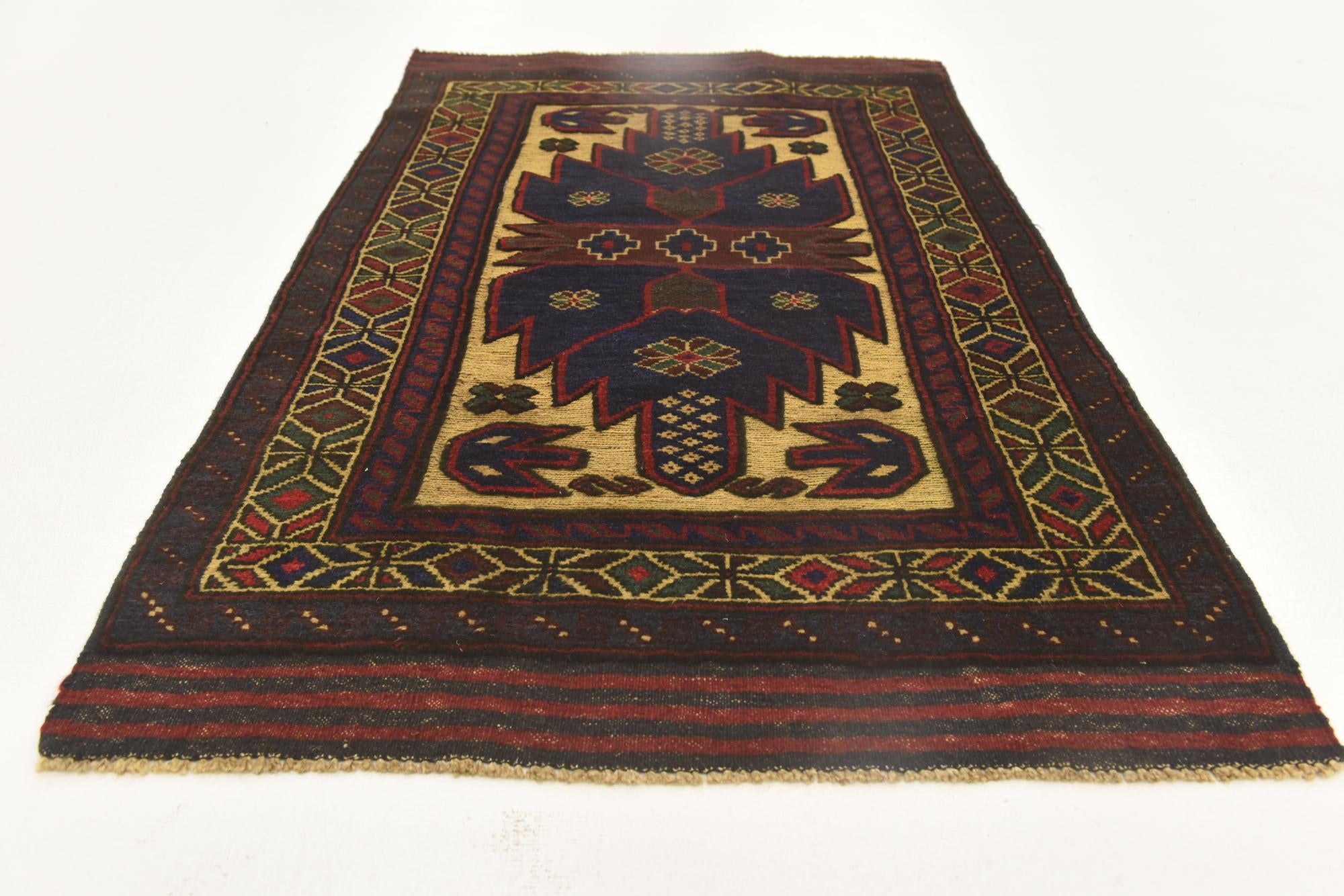 2' 10 x 4' 6 Hand Knotted Sumak Wool Rug