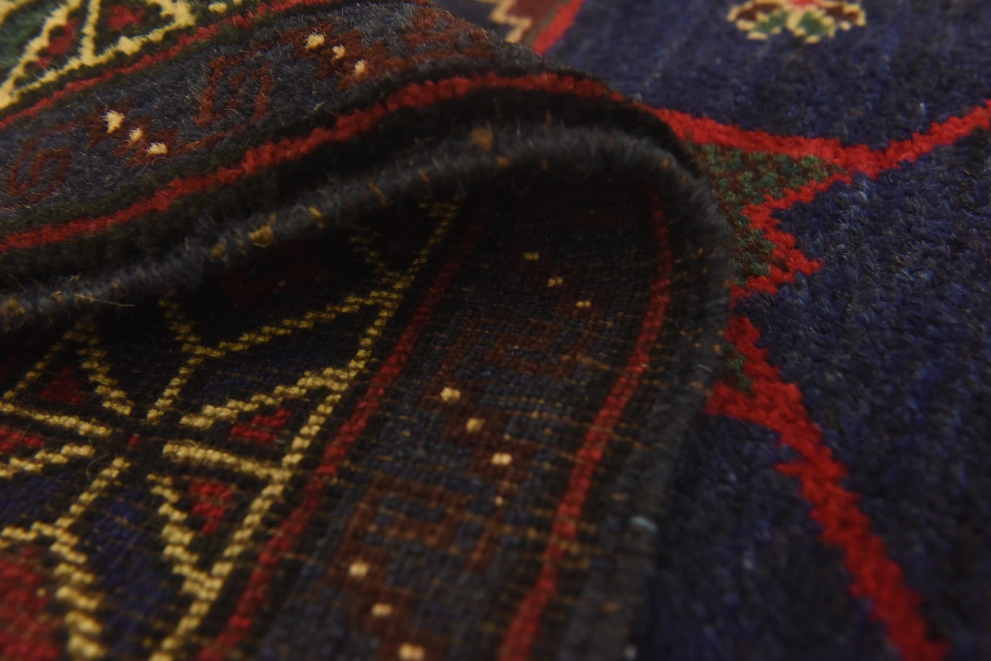 2' 10 x 4' 6 Hand Knotted Sumak Wool Rug
