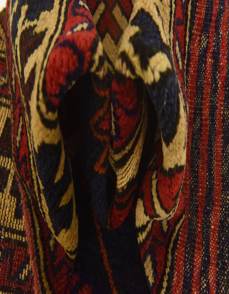 Detail image of 3' x 4' 7  Hand Knotted Sumak Wool Rug