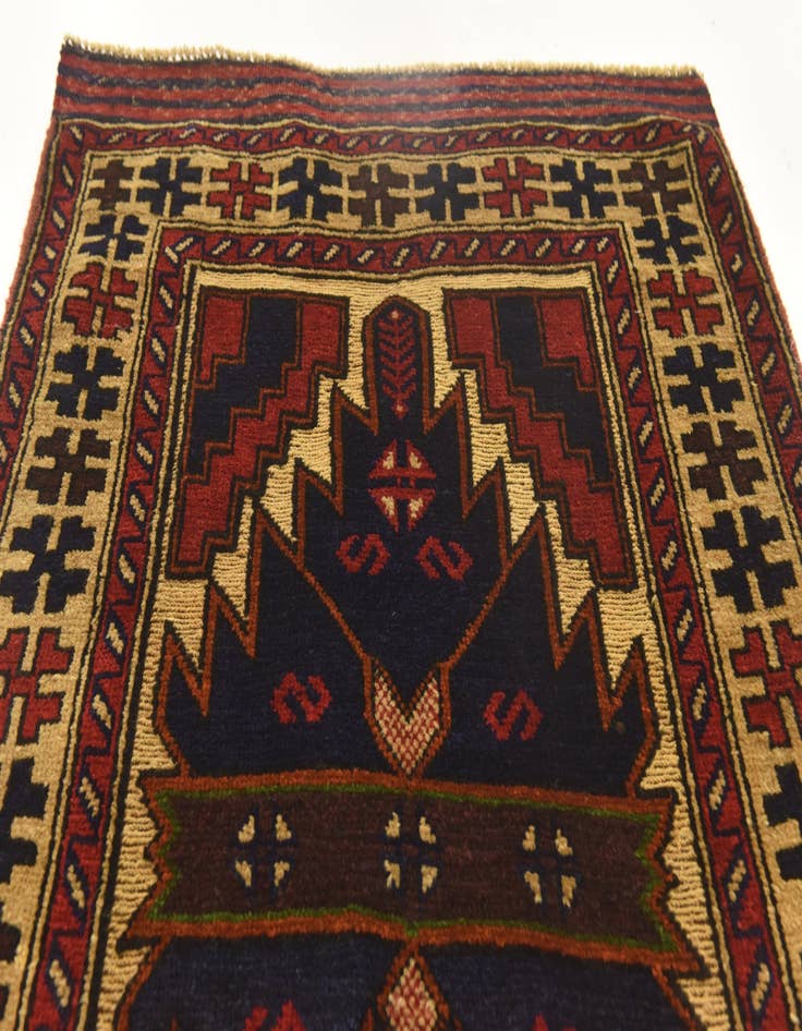 Detail image of 3' x 4' 7  Hand Knotted Sumak Wool Rug