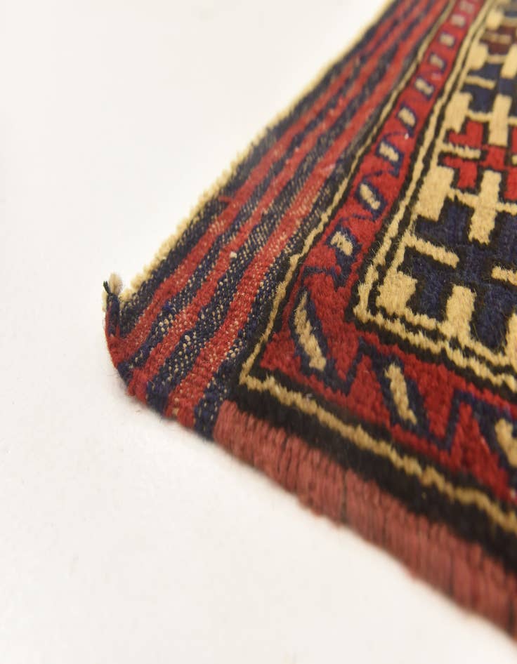 Detail image of 3' x 4' 7  Hand Knotted Sumak Wool Rug