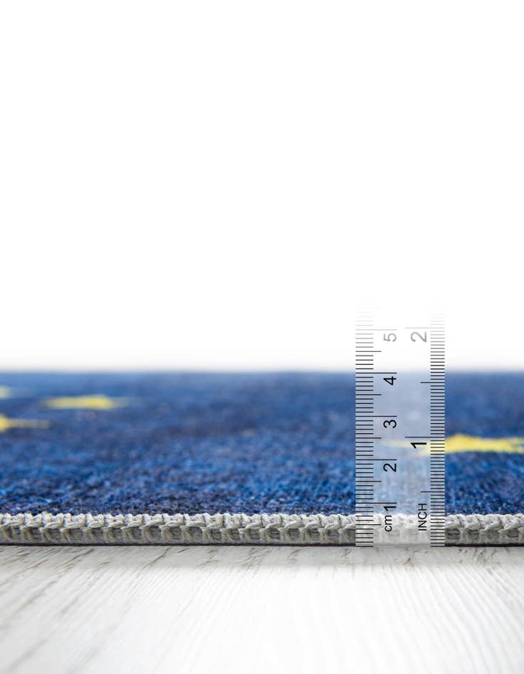 Detail image of 8' x 11' Alaska The Flag Collection Rug