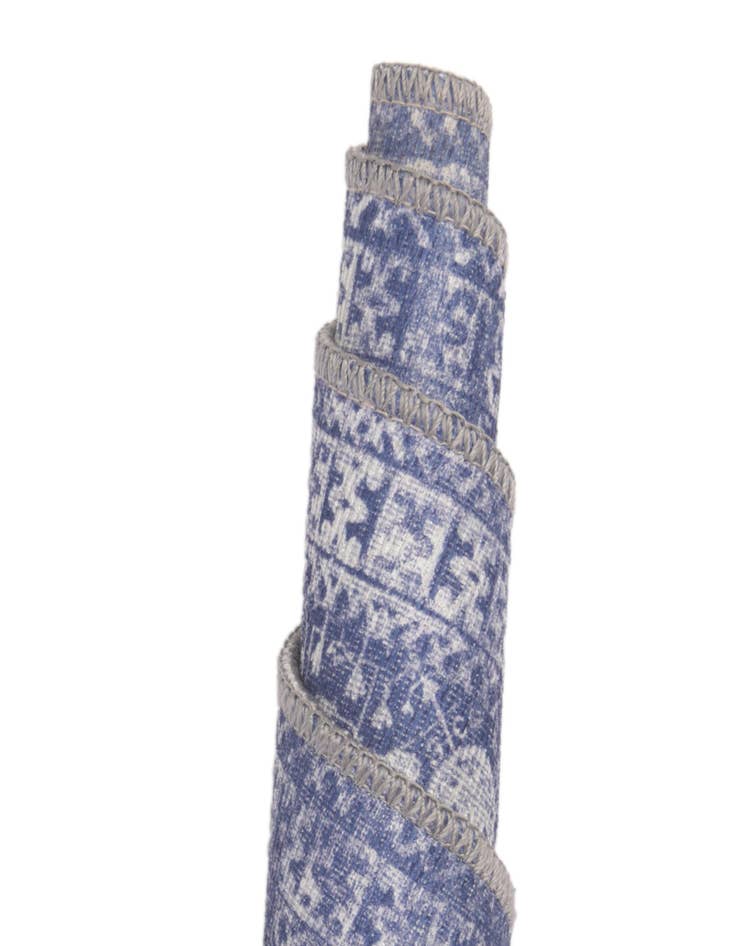 Detail image of 7' 6 x 10' 6 Washable Timeless Rug