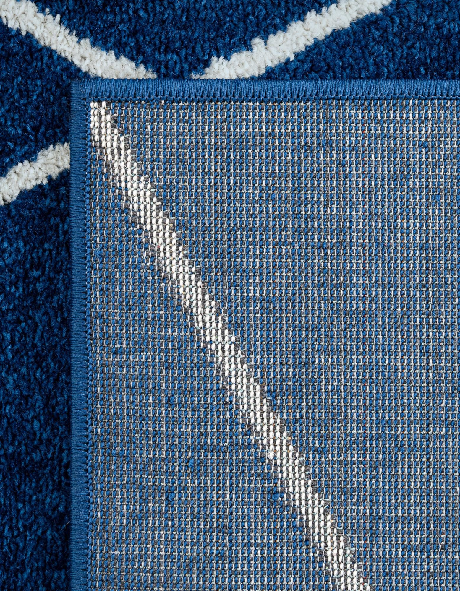 2' x 3' Trellis Frieze Rug