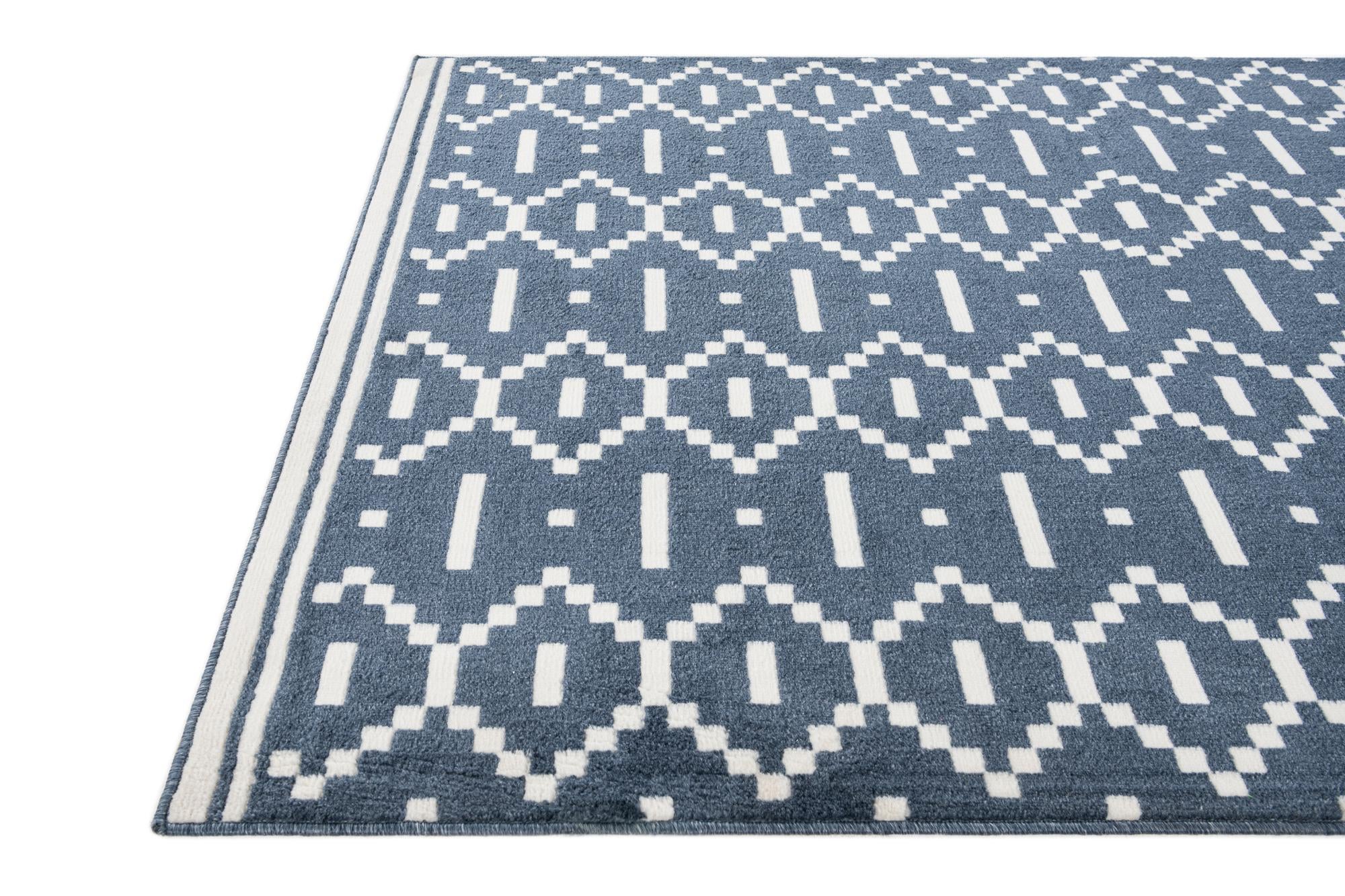 5' 3 x 7' 8 Trellis Rug