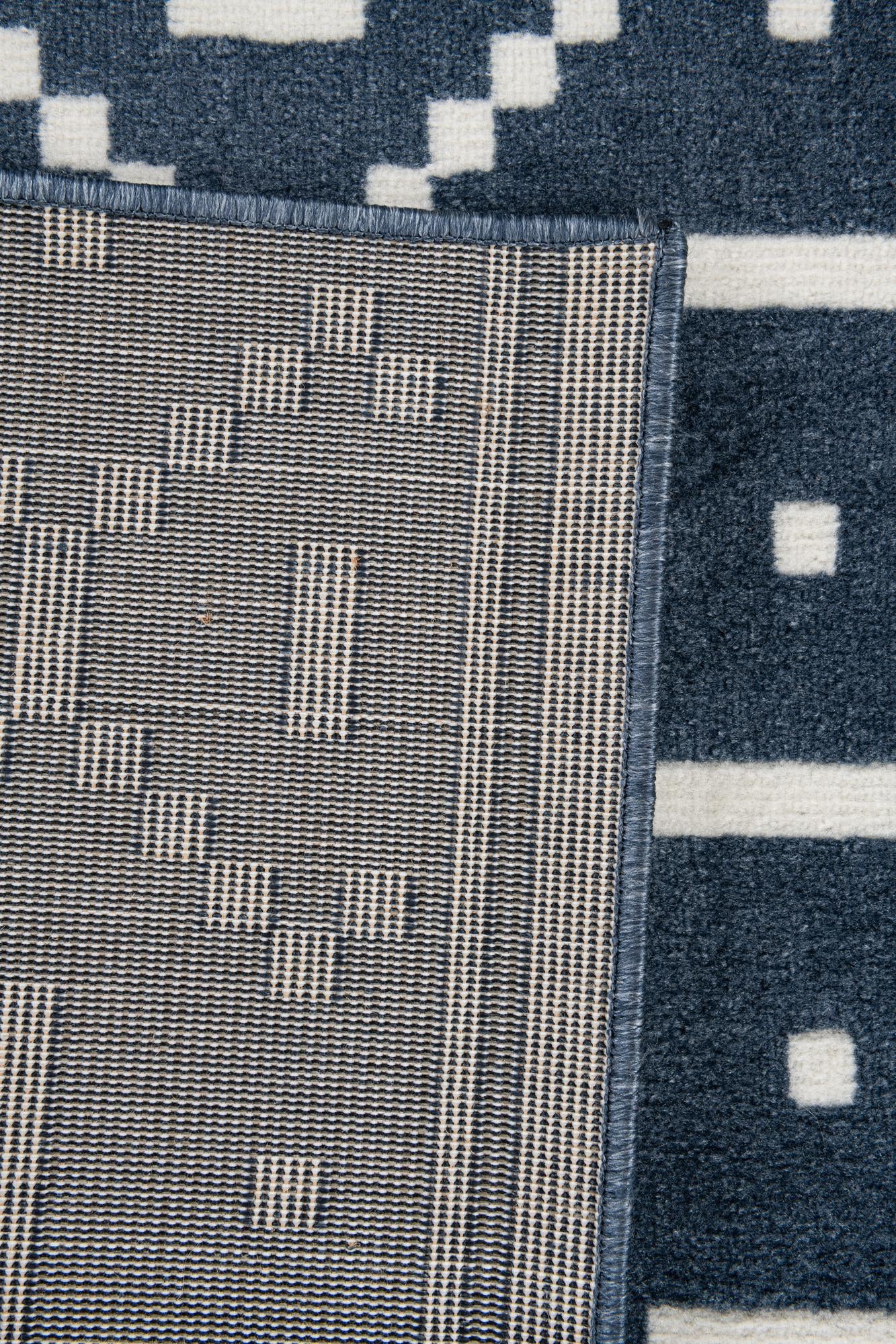 5' 3 x 7' 8 Trellis Rug