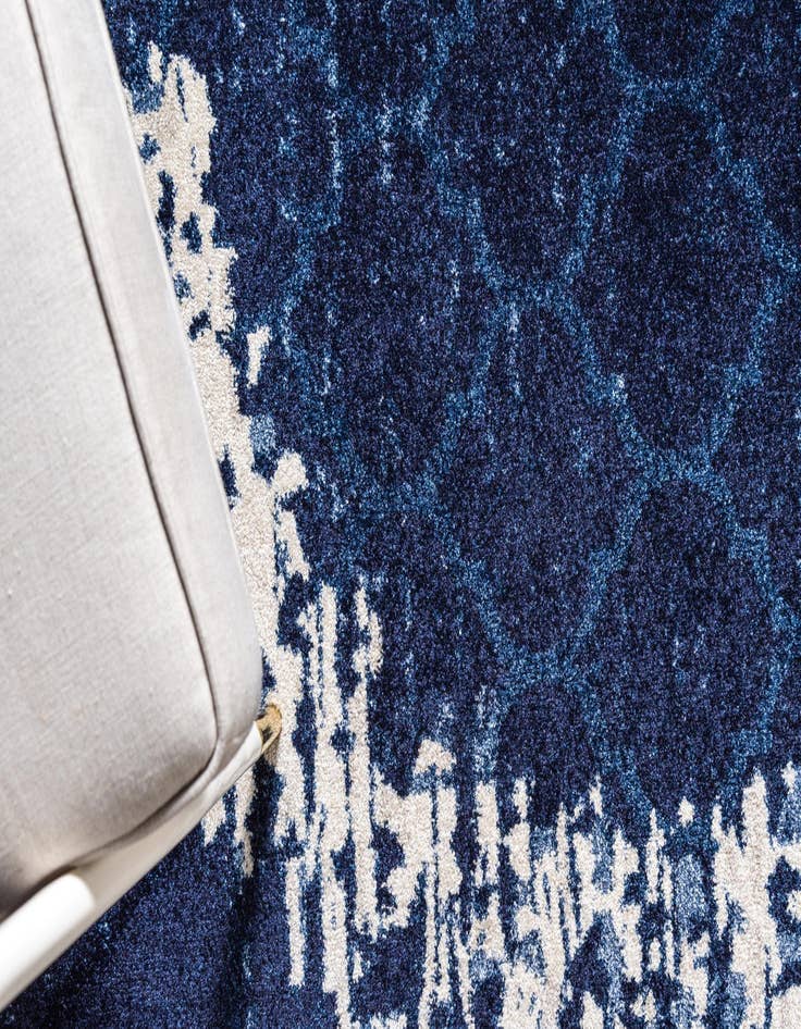 Detail image of 5' x 8' Trellis Rug