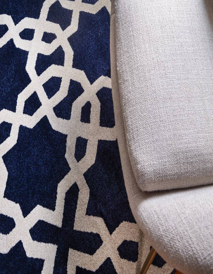 Detail image of 9' x 12' Trellis Rug