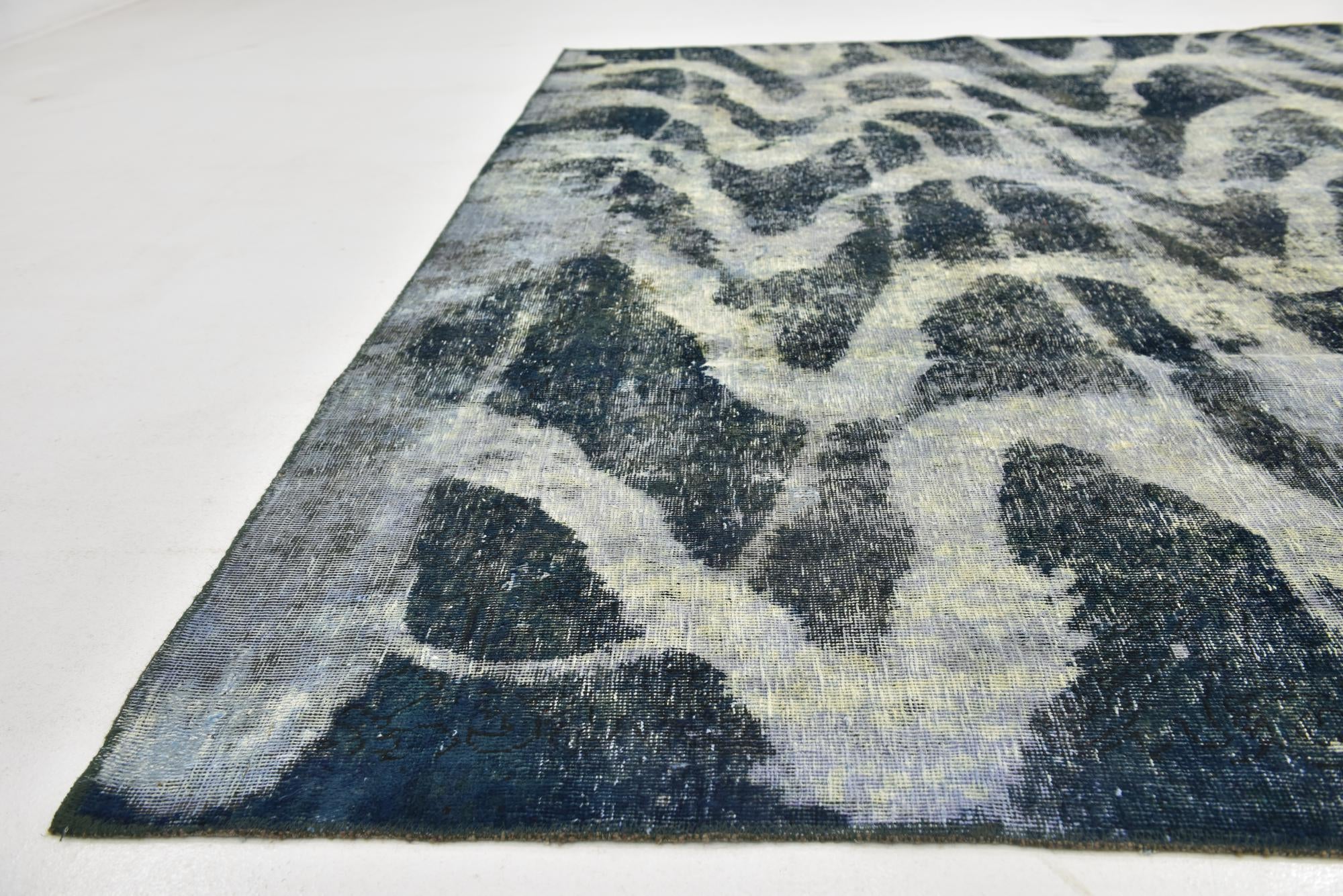 8' 2 x 10' Hand Knotted Ultra Vintage Persian Wool Rug
