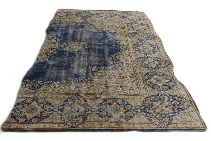 Detail image of 6' x 9' 7 Hand Knotted Ultra Vintage Persian Wool Rug