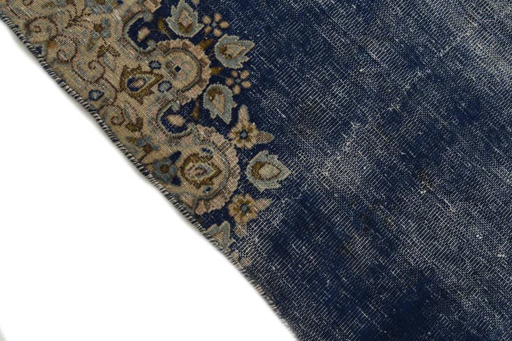 Detail image of 6' x 9' 7 Hand Knotted Ultra Vintage Persian Wool Rug