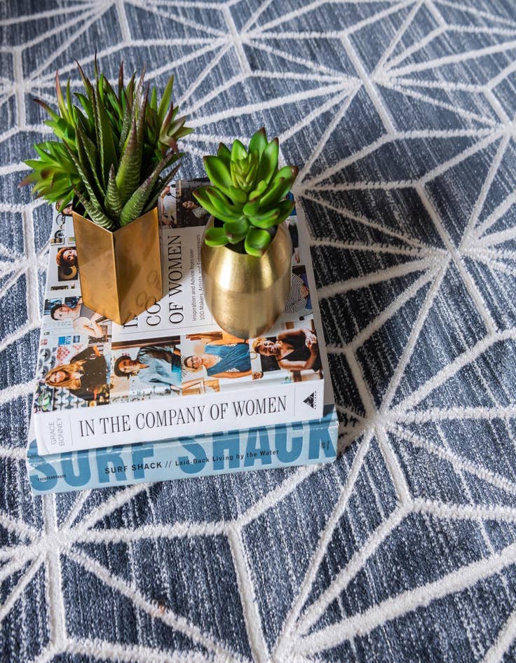 Detail image of 4' x 6' Uptown Fifth Avenue Rug