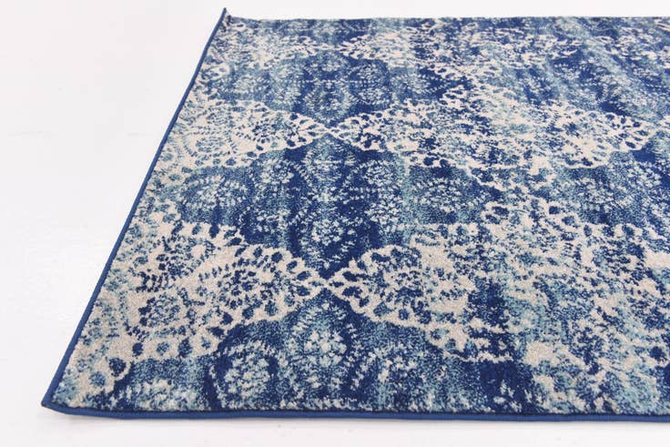 Detail image of 4' x 6' Victoria Rug