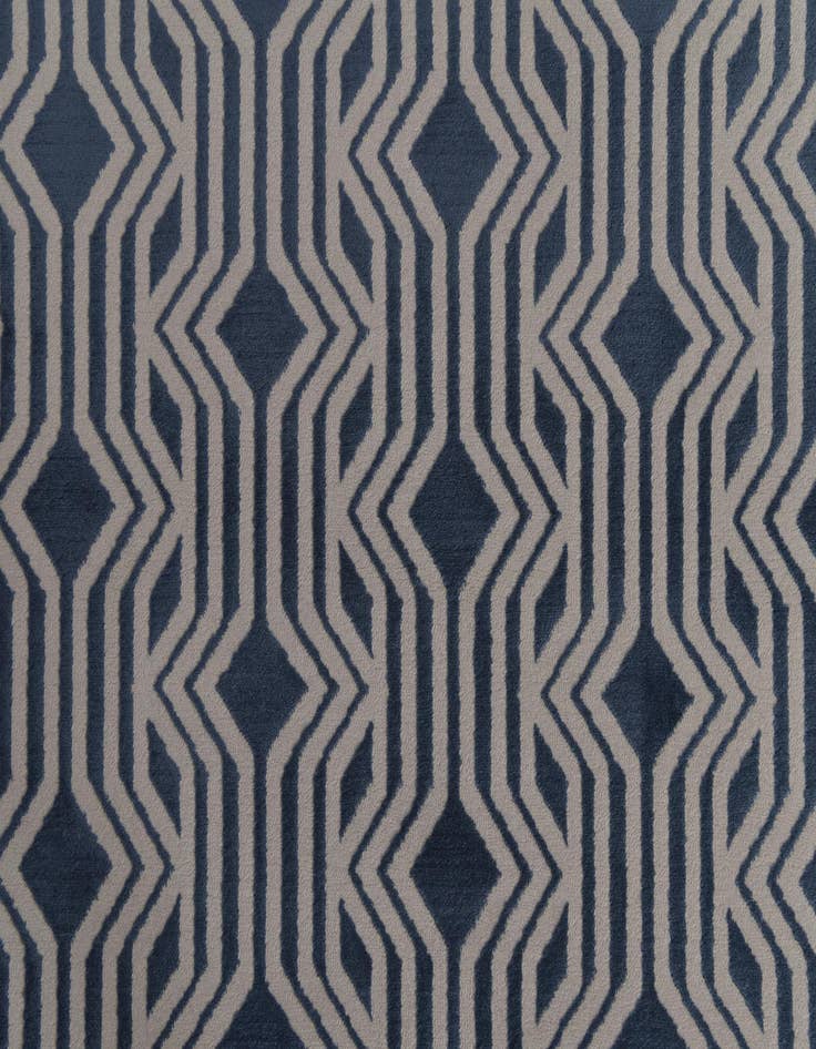 Detail image of 5' 3 x 7' 7 Vince Camuto Rug