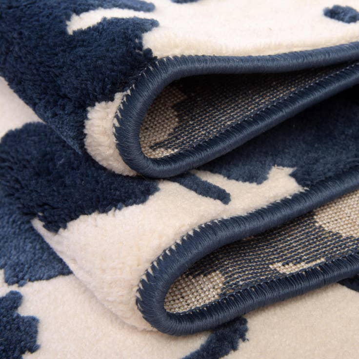 Detail image of 4' x 6' Vince Camuto Rug