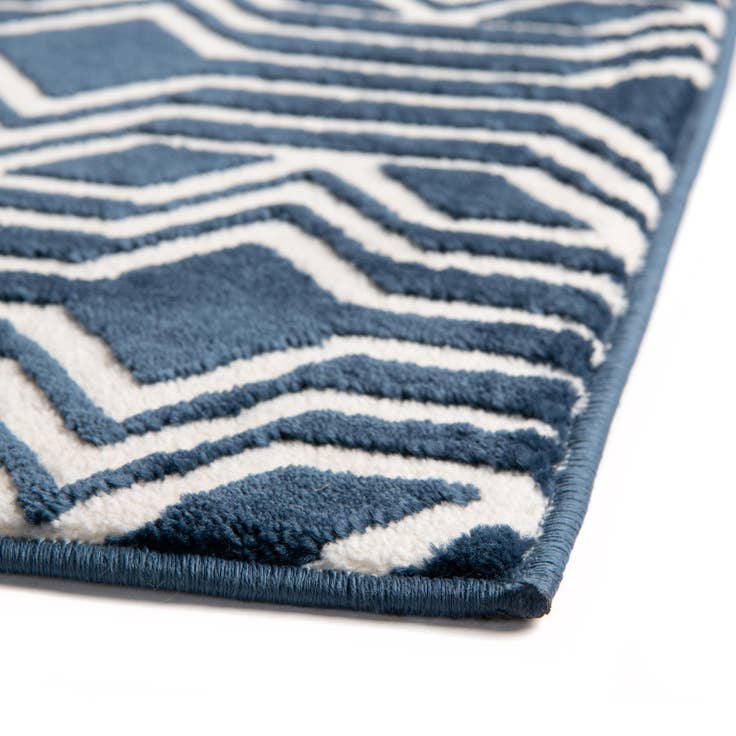 Detail image of 2' x 3' Vince Camuto Rug