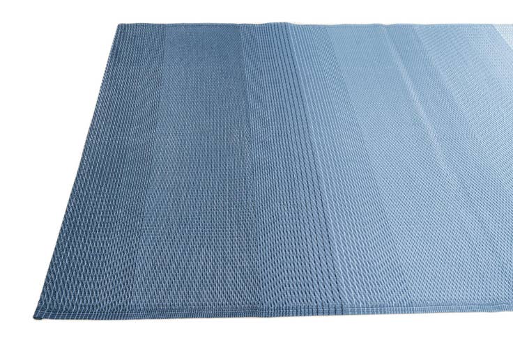 Detail image of 4' x 6' Easy-Clean Vista Breeze Indoor / Outdoor Rug