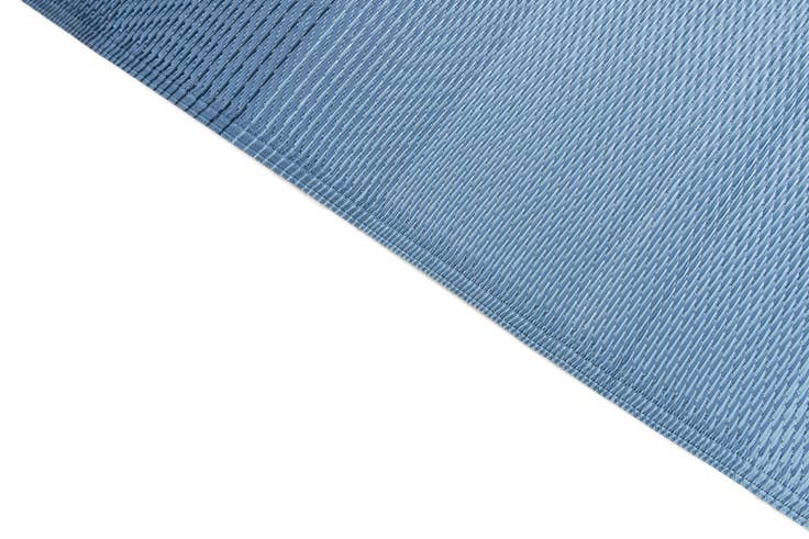 Detail image of 4' x 6' Easy-Clean Vista Breeze Indoor / Outdoor Rug