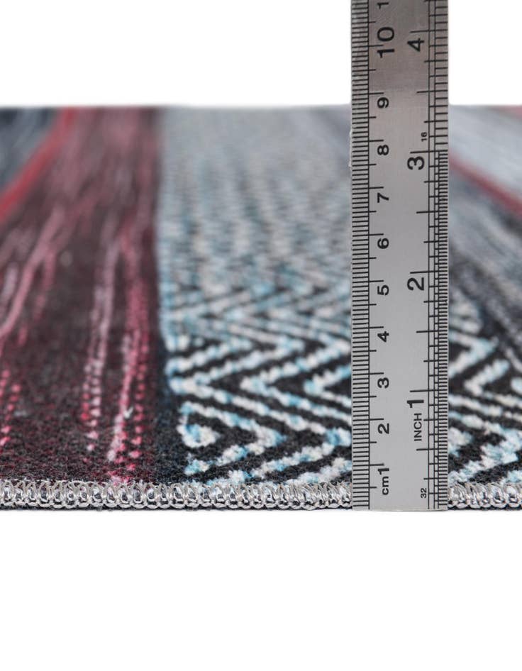 Detail image of 7' 10 x 10' Washable Yara Rug