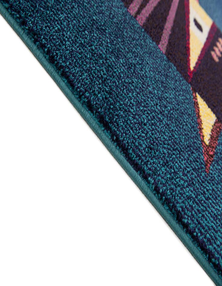 Detail image of 5' 2 x 7' 6 Zoey Rug