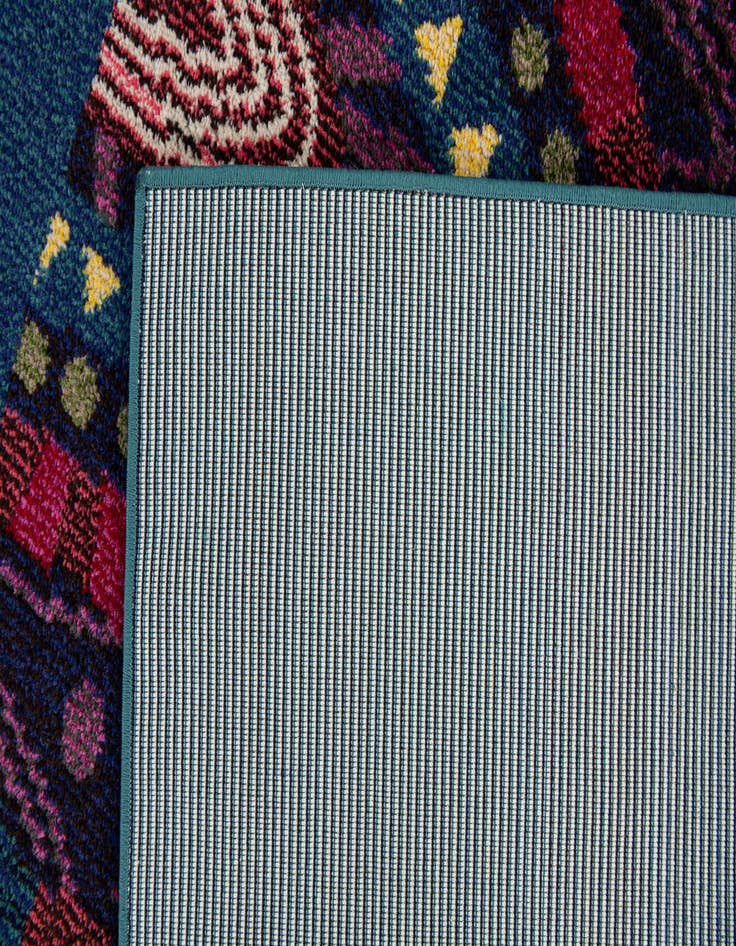 Detail image of 5' 2 x 7' 6 Zoey Rug