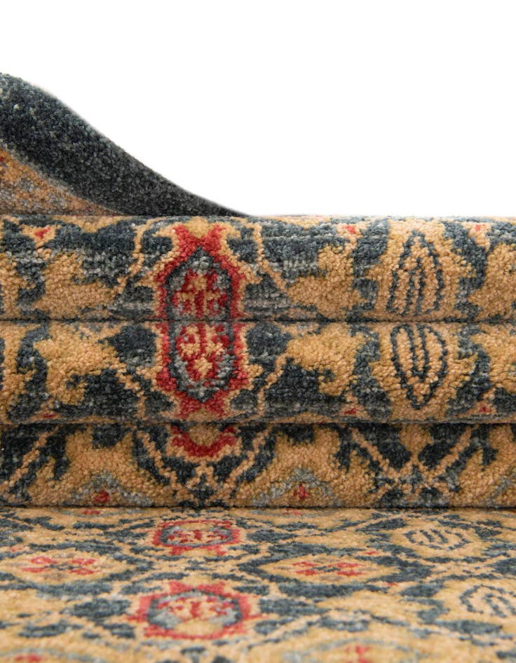 Detail image of 3' x 3' Amina Round Rug