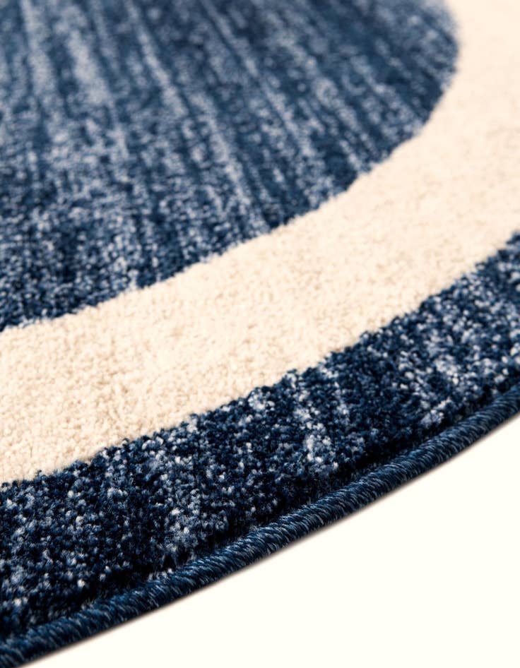 Detail image of 6' x 6' Angelica Round Rug