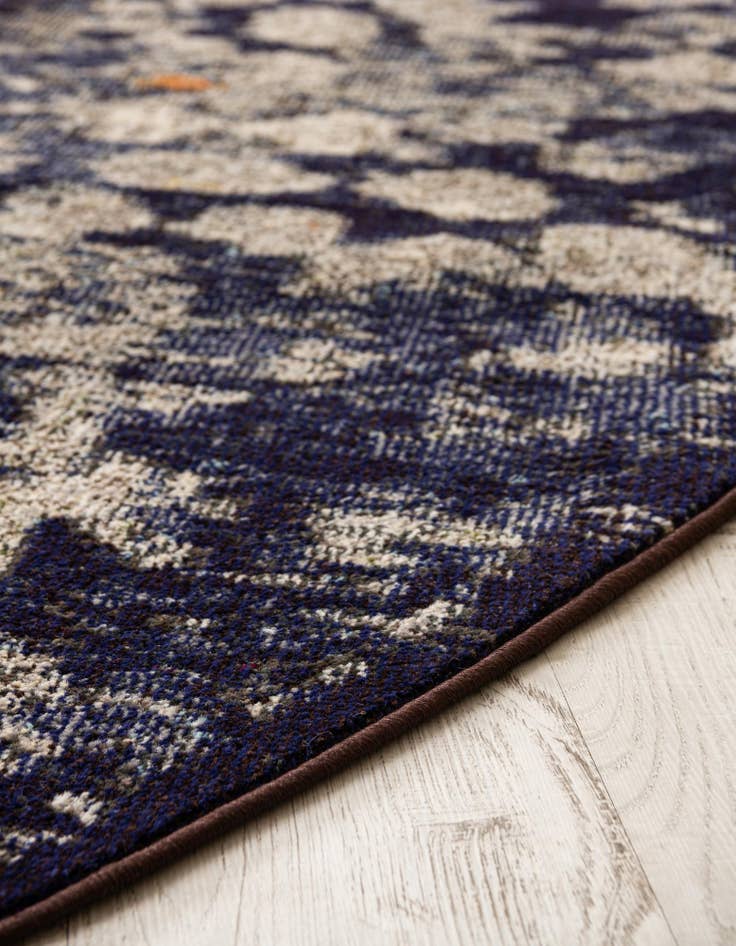 Detail image of 4' x 4'  Washable Arte Round Rug