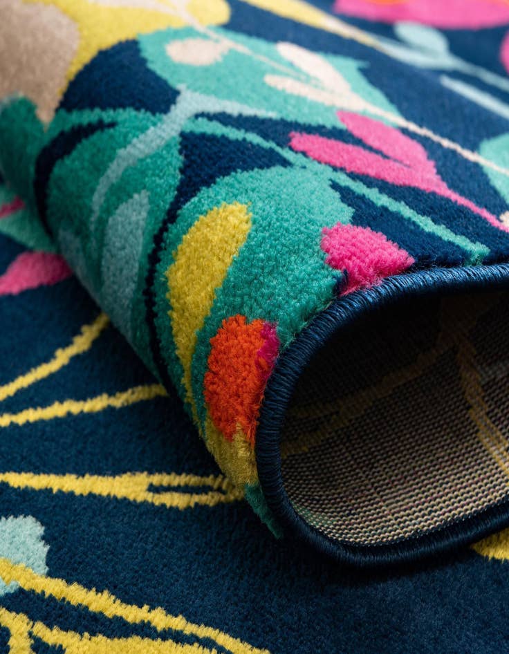 Detail image of 3' x 3' Azalea Round Rug