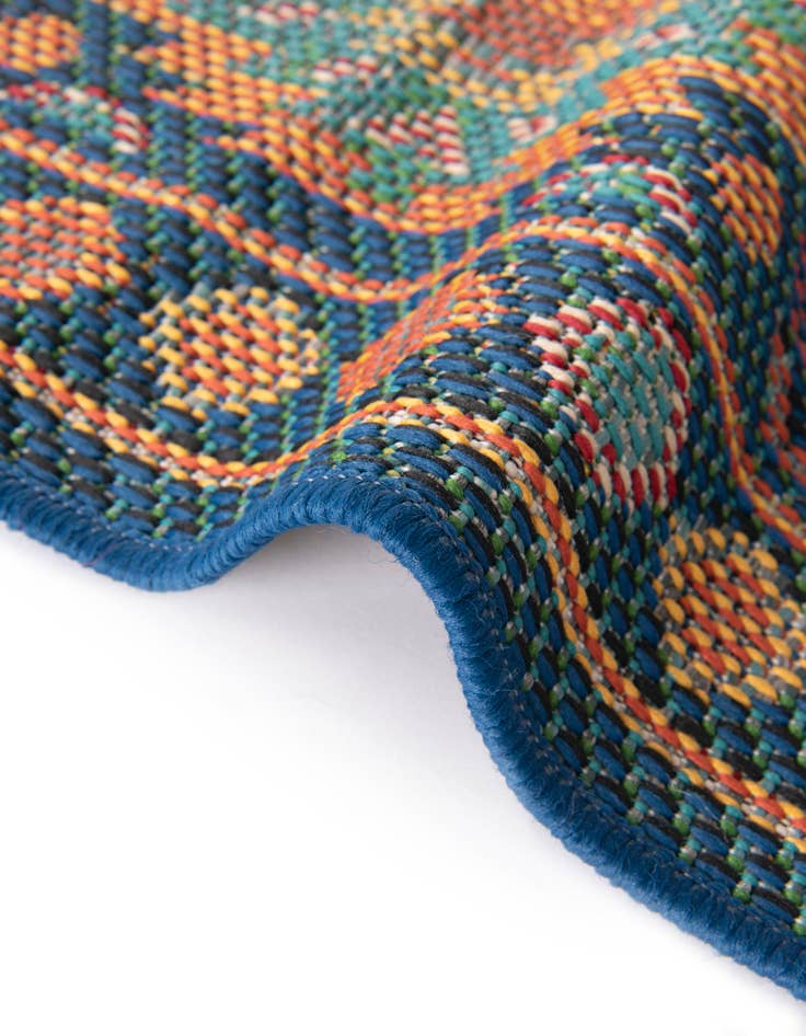 Detail image of 7' 10 x 7' 10 Easy-Clean Baja Indoor / Outdoor Round Rug