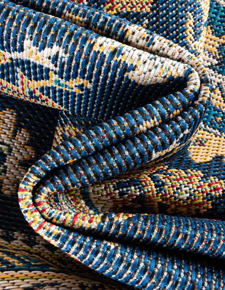 Detail image of 4' x 4' Easy-Clean Baja Indoor / Outdoor Round Rug