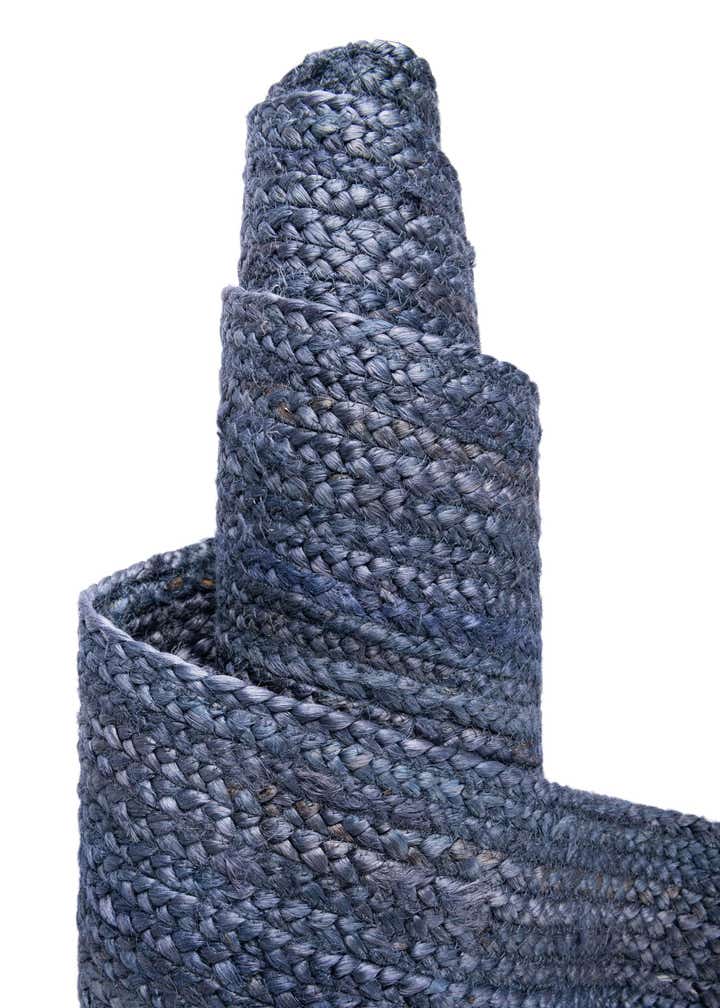 3' 3 x 3' 3 Handmade Braided Jute Round Rug