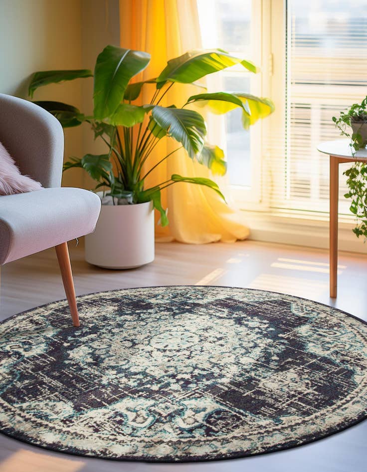 Detail image of 6' x 6' Carrington Round Rug
