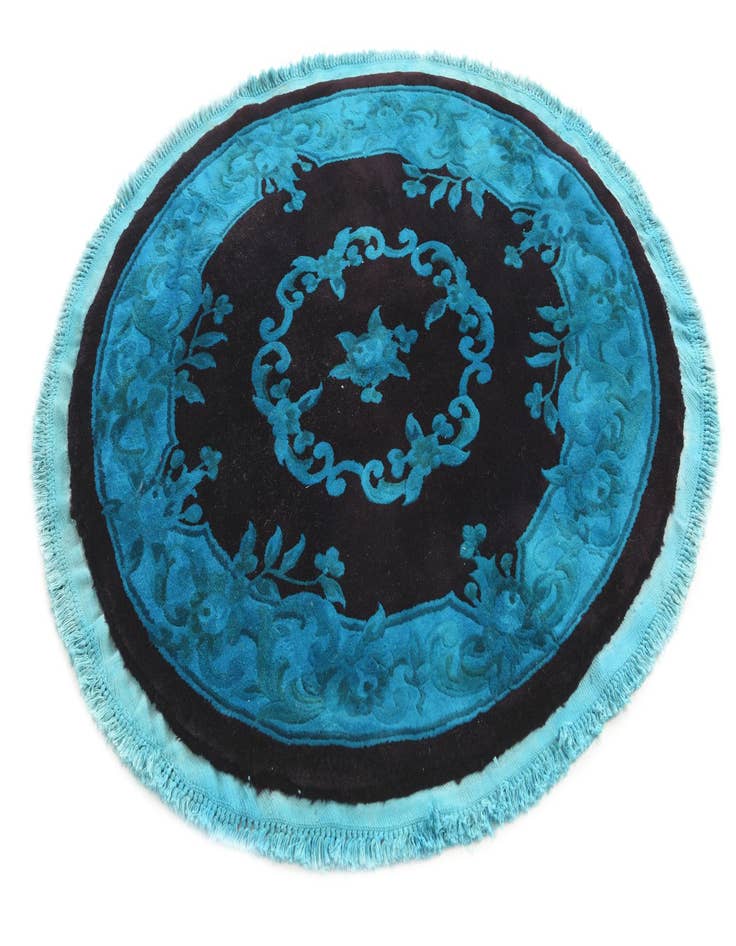 Detail image of 4' 2 x 4' 4 Hand Knotted Carved Pekin Wool Round Rug