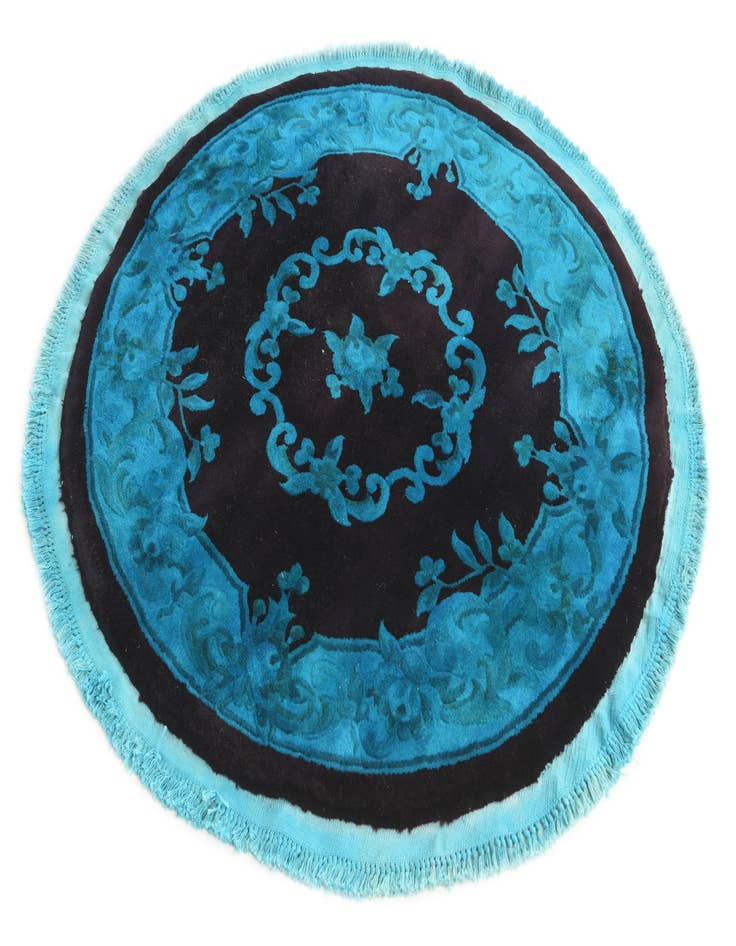 Detail image of 4' 2 x 4' 4 Hand Knotted Carved Pekin Wool Round Rug