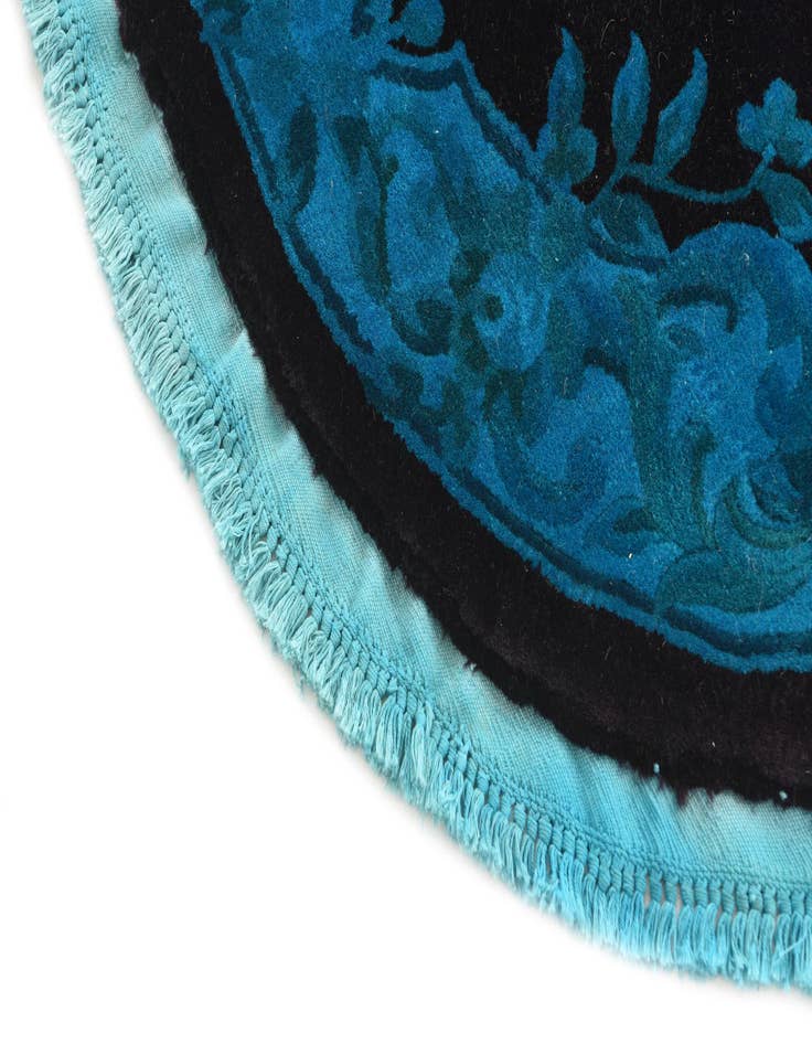 Detail image of 4' 2 x 4' 4 Hand Knotted Carved Pekin Wool Round Rug