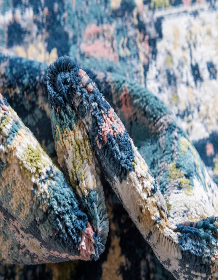 Detail image of 5' x 5' Charleston Round Rug