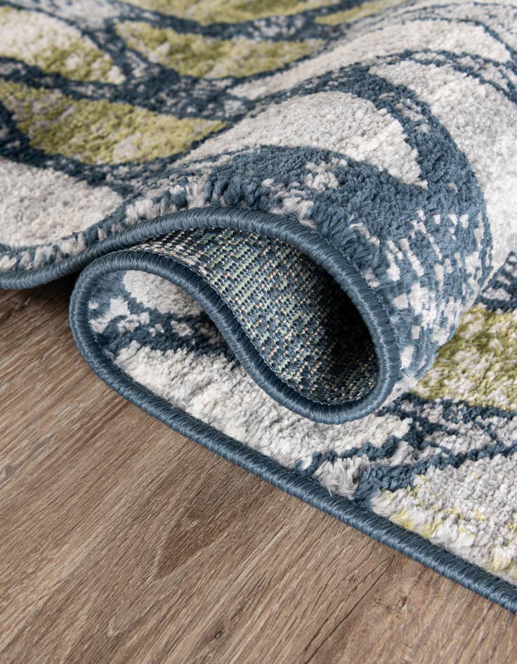 Detail image of 7' x 7' Charleston Round Rug