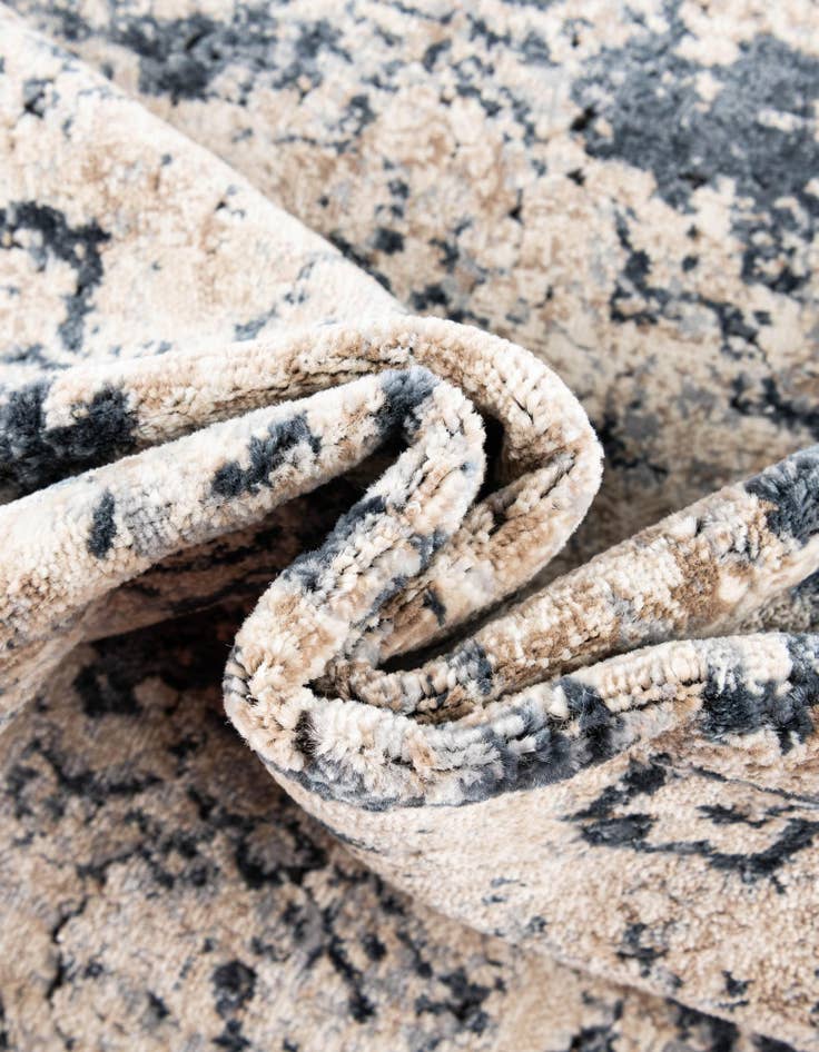 Detail image of 5' 3 x 5' 3 Eliza Round Rug