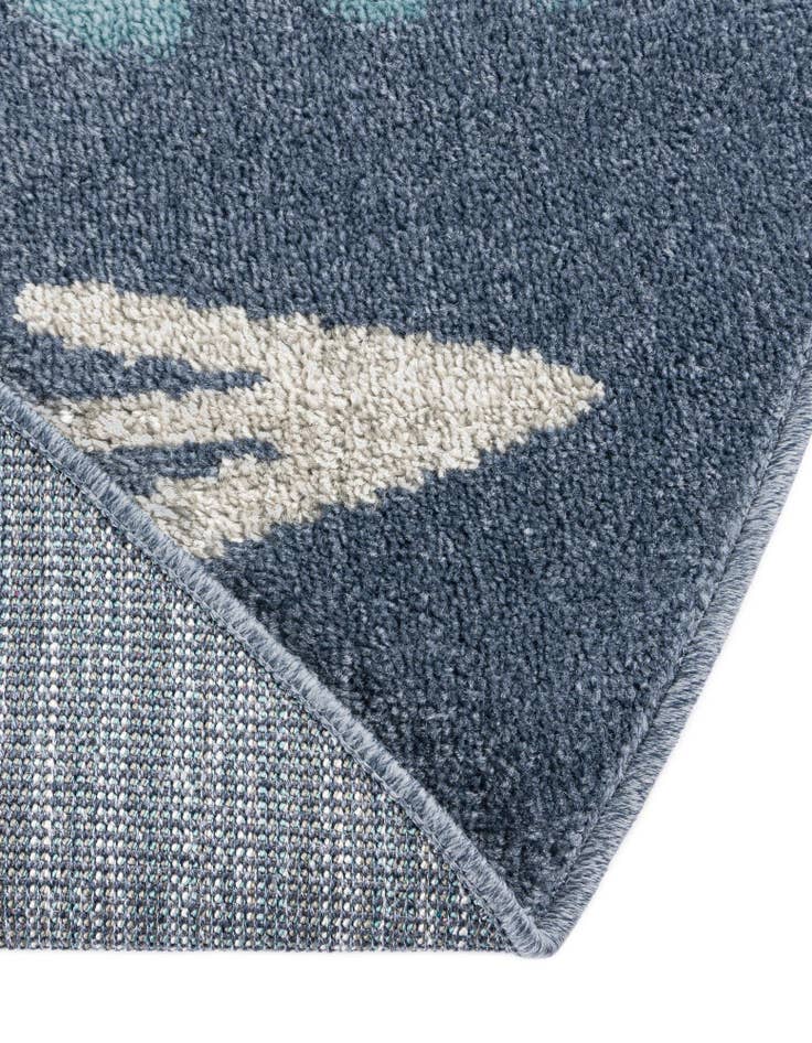 Detail image of 7' 10 x 7' 10 Equinox Round Rug