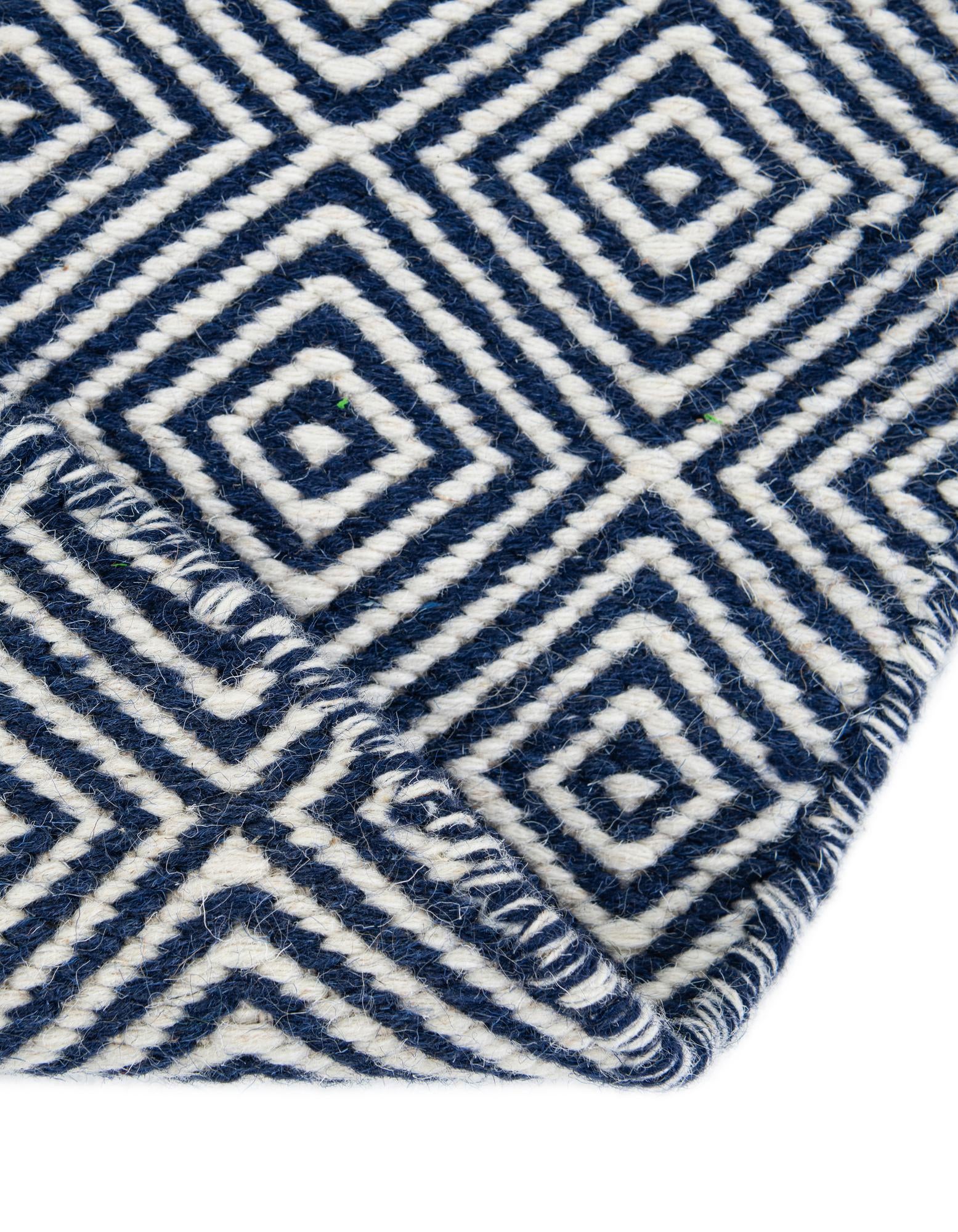 4' 1 x 4' 1 Hand Woven Geo Trellis Flatweave Round Rug